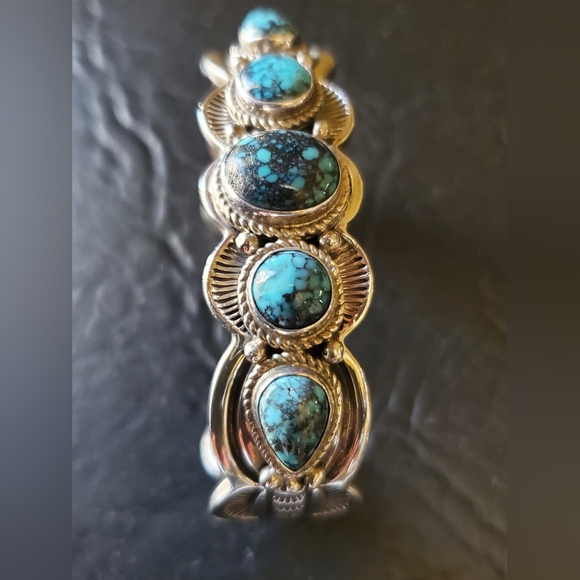 AUTHENTIC EUC NATIVE AMERICAN STERLING AND TURQUOISE CUFF BRACELET - Picture 9 of 15